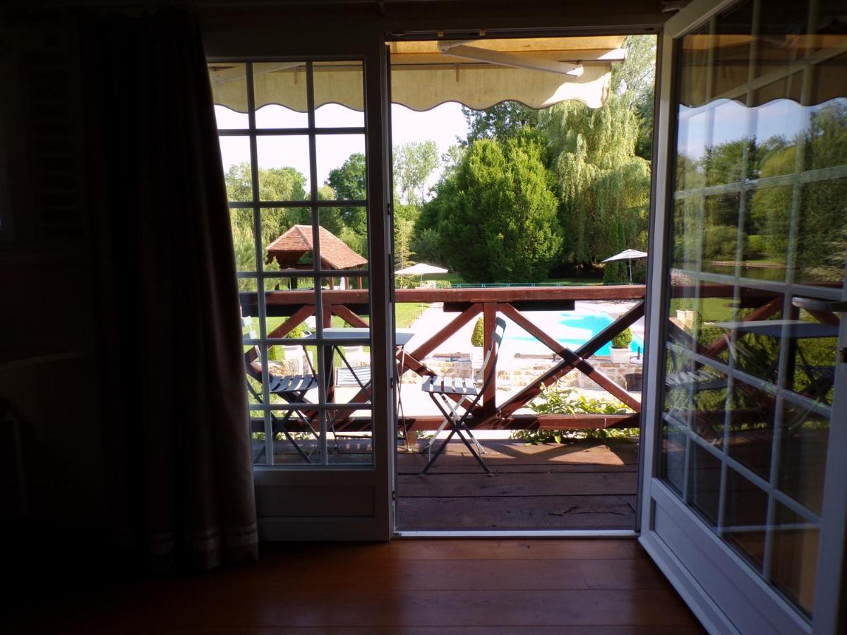 Moulin Du Soustre Bed & Breakfast Cavagnac ภายนอก รูปภาพ