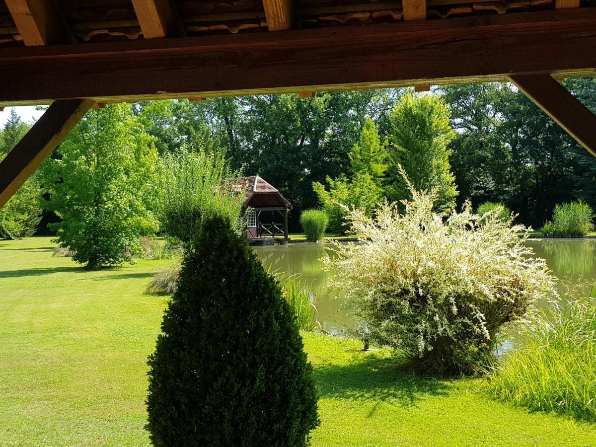 Moulin Du Soustre Bed & Breakfast Cavagnac ภายนอก รูปภาพ